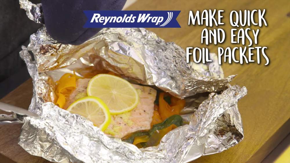 Reynolds Wrap Everyday Strength Non-Stick Aluminum Foil, 150 Square Feet