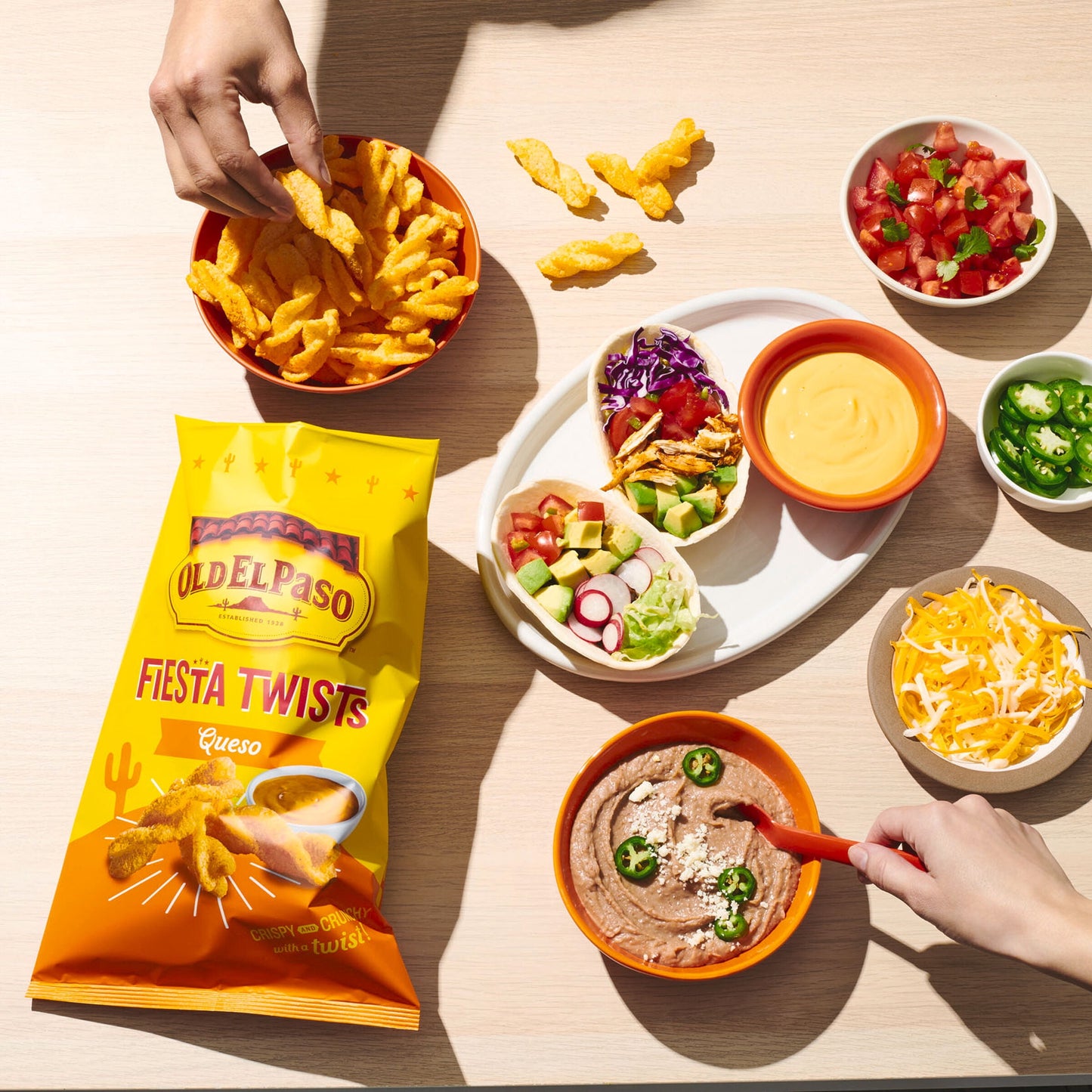 Old El Paso Fiesta Twists, Queso Cheese, Crispy Corn Snacks, 5.5 oz