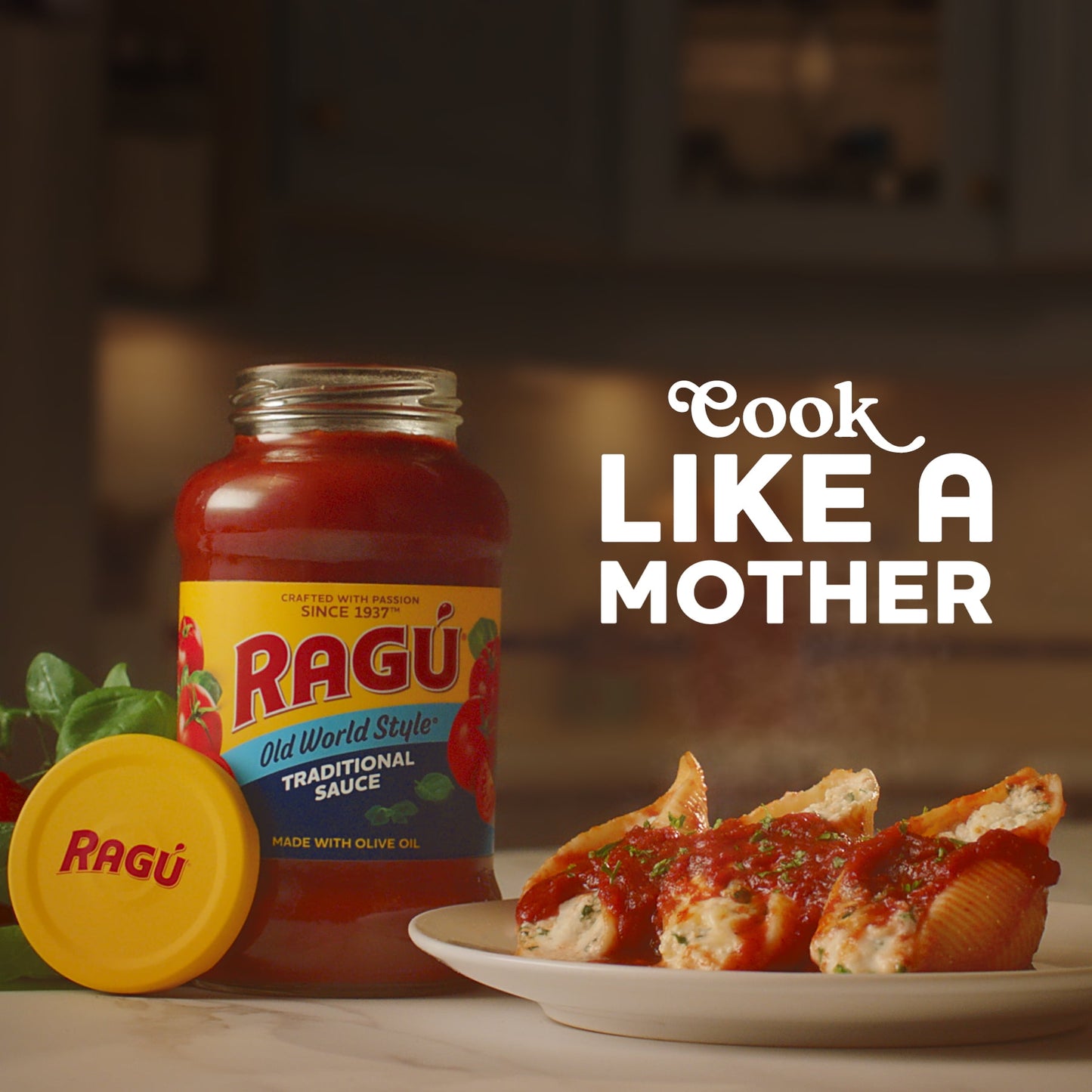 Ragu Chunky Garden Combination Pasta Sauce with Diced Tomatoes, Onions, Celery, Carrots, Zucchini, Green Bell Peppers, 45 oz