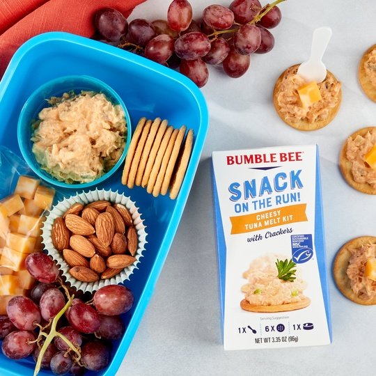 Bumble Bee Snack On The Run Cheesy Tuna Melt with Crackers Kit, 3.35 oz