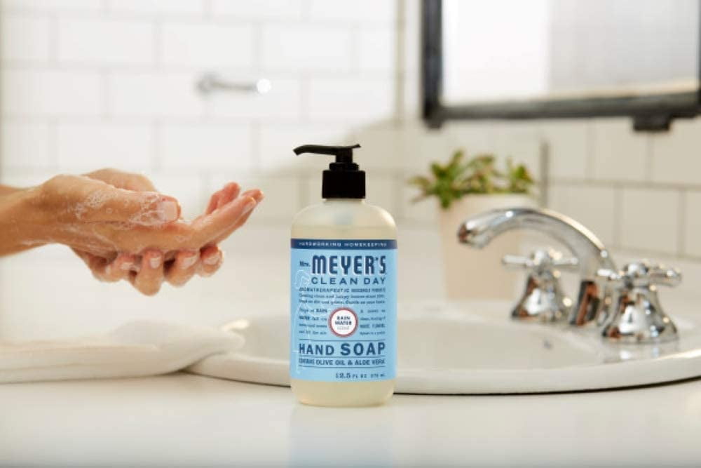 Mrs. Meyer's Clean Day Liquid Hand Soap, Rain Water Scent, 12.5 Ounce Bottle