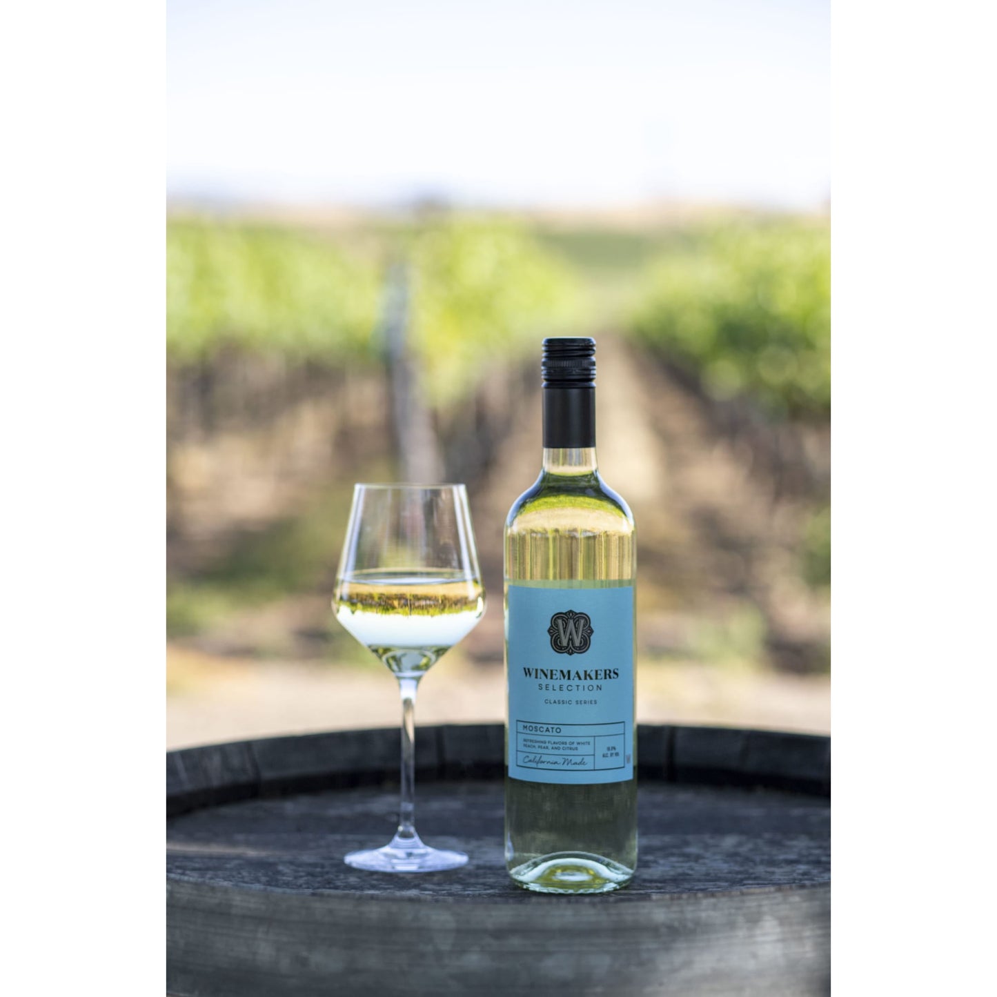 Winemakers Selection Classic Series Moscato California White Wine, 750 ml Glass, ABV 10.00%