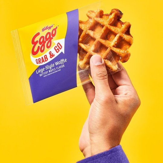 Eggo Buttery Maple Grab & Go Waffles, 7.76 oz, 4 Count (Frozen)