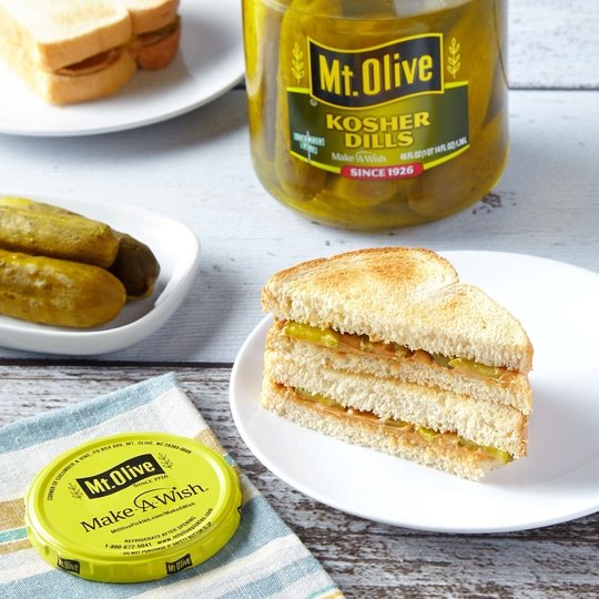 Mt. Olive Whole Kosher Dill Pickles, 46 fl oz Jar