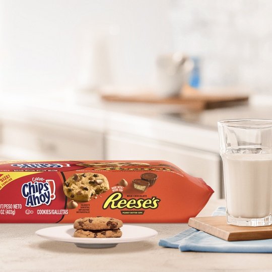 CHIPS AHOY! Chewy Chocolate Chip Cookies with Reese's Peanut Butter Cups, Family Size, 14.25 oz